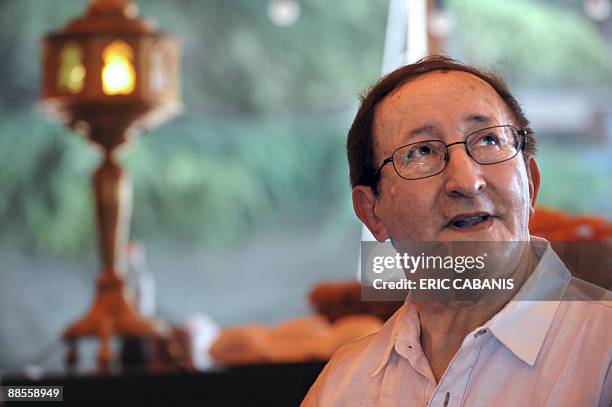 Algeria's Berber singer Idir is pictured on June 18, 2009 in Toulouse, southwestern France, during the 15th edition of the Rio Loco Music Festival....