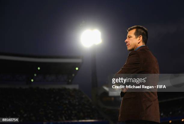 Brazilian coach Dunga looks on during the FIFA Confederations Cup Group B match between USA and Brazil at Loftus Versfeld Stadium on June 18, 2009 in...