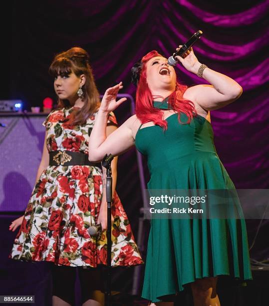 Live Post Moderm Dani Armstrong Photos and Premium High Res Pictures - Getty Images