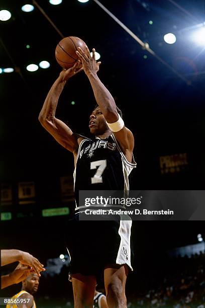 J R Reid Los Angeles Lakers Jr Reid Photos and Premium High Res Pictures - Getty ...