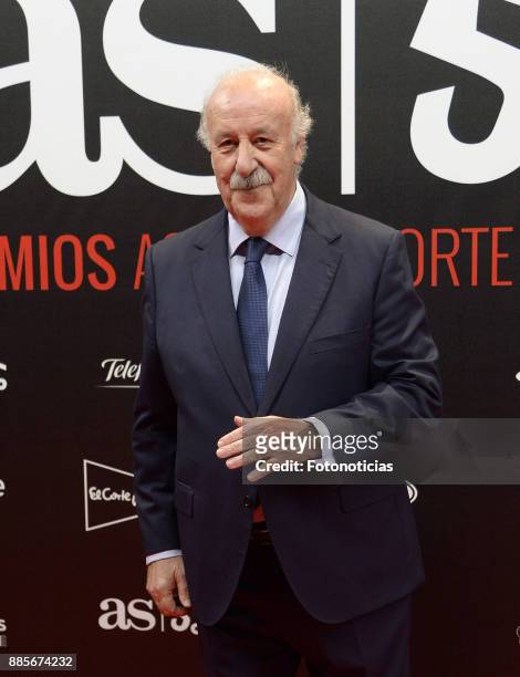 Vicente del Bosque attends the 'As del Deporte' and 'As' sports newspaper 50th anniversary dinner at the Palacio de Cibeles on December 4, 2017 in...