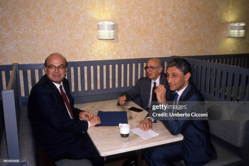 Politician Bettino Craxi is with Giorgio Napolitano and Antonio Bassolino at the Socialist International (SI) in Berlino 1990