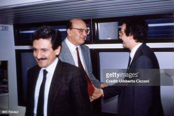 Prime Minister Bettino Craxi at the Italian socialist party congress with Massimo D'Alema and Walter Veltroni , Rimini 1987.