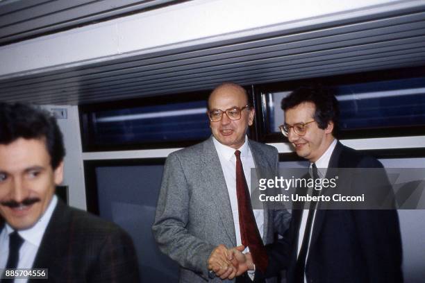 Prime Minister Bettino Craxi at the Italian socialist party congress with Massimo D'Alema and Walter Veltroni , Rimini 1987.