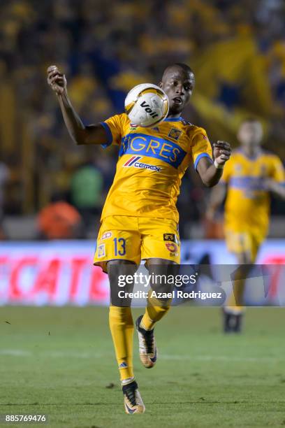 Enner Valencia of Tigres controls the ball during the semifinal second leg match between Tigres UANL and America as part of the Torneo Apertura 2017...