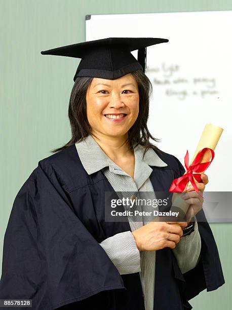Chinese Spring Graduation Cap Graduation Cap And Scroll Photos and Premium High Res Pictures - Getty ...