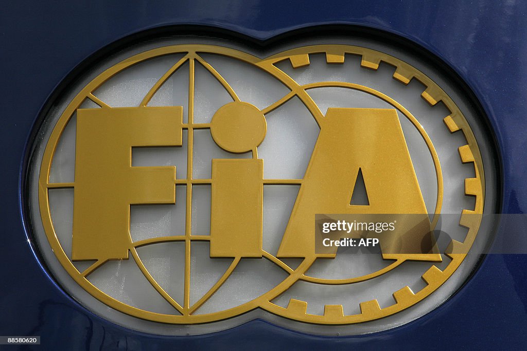 Picture of the FIA logo taken in the pad