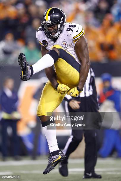 Vince Williams of the Pittsburgh Steelers celebrates against the Cincinnati Bengals during the second half at Paul Brown Stadium on December 4, 2017...