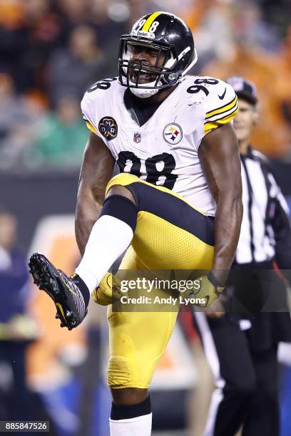 Vince Williams of the Pittsburgh Steelers celebrates against the Cincinnati Bengals during the second half at Paul Brown Stadium on December 4, 2017...