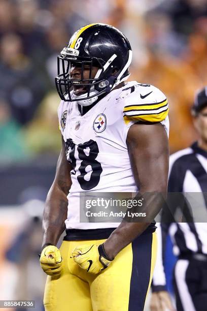 Vince Williams of the Pittsburgh Steelers celebrates against the Cincinnati Bengals during the second half at Paul Brown Stadium on December 4, 2017...