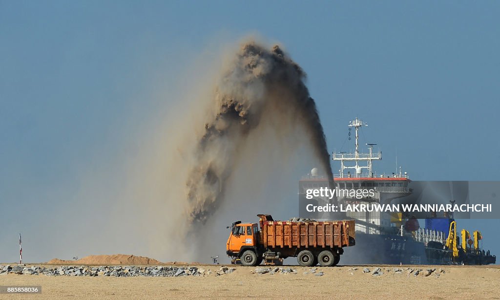TOPSHOT-SRI LANKA-CHINA-ECONOMY-CONSTRUCTION