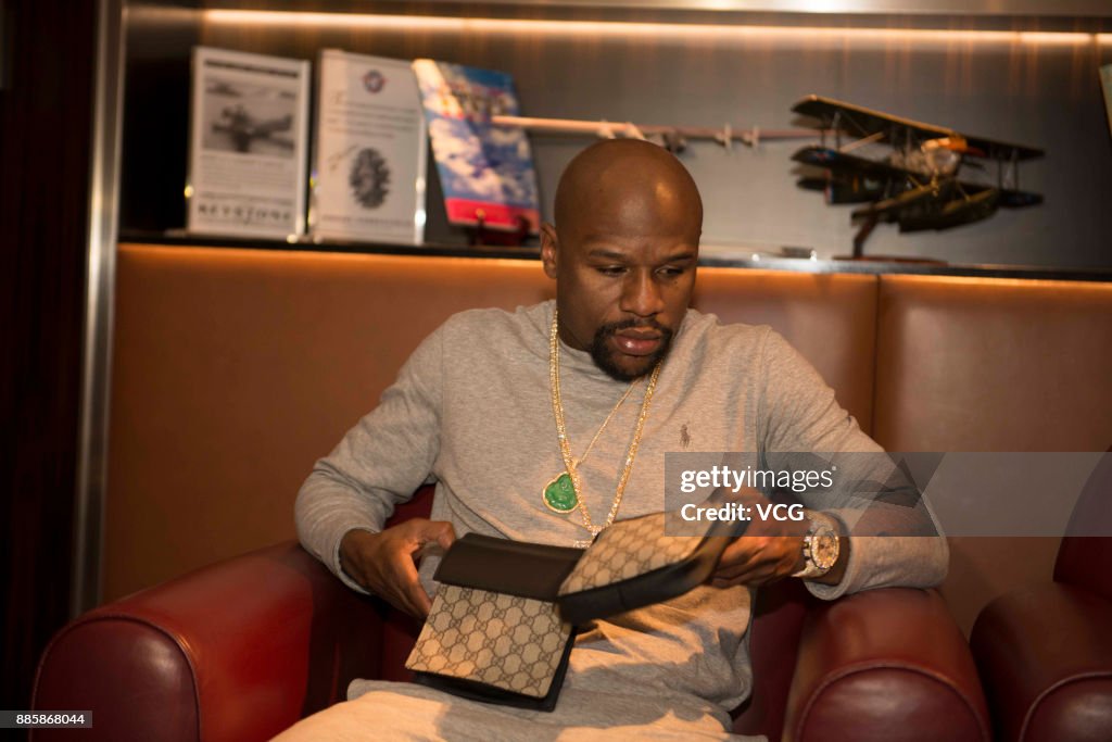 Floyd Mayweather Jr. Visits Shanghai