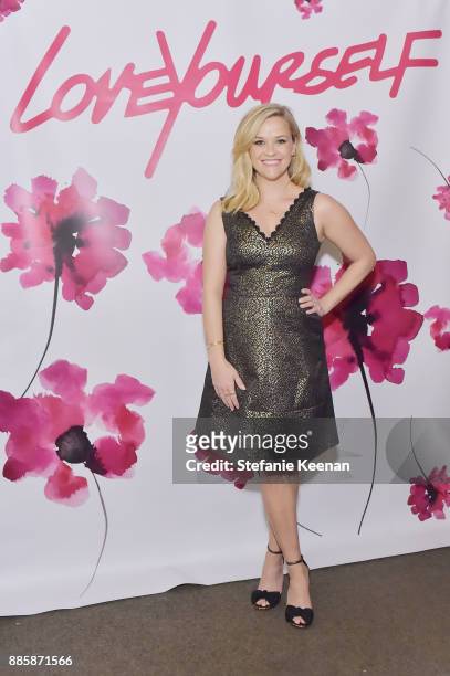 Reese Witherspoon attends Molly R. Stern X Sarah Chloe Jewelry Collaboration Launch Dinner on December 4, 2017 in West Hollywood, California.