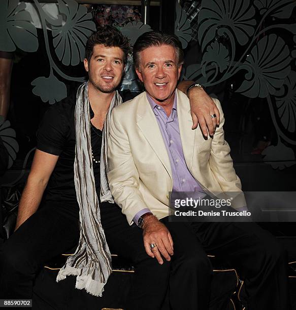 Robin Thicke and Alan Thicke attend The Bank nightclub at Bellagio Las Vegas on June 19, 2009 in Las Vegas, Nevada.