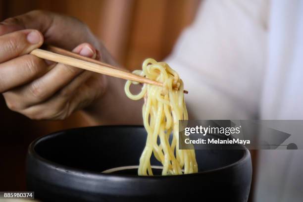 zaru soba noodles - soba stock pictures, royalty-free photos & images