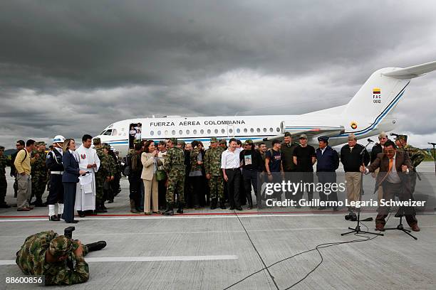 File image taken on July 2 at the moment who arrives at the Colombian military base of Catam in Bogota, the fifteen FARC hostages, including former...