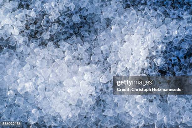 ice cubes - ice cube stock-fotos und bilder