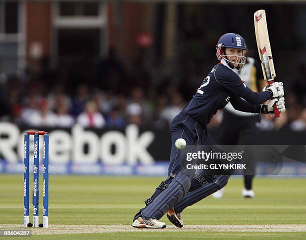Beth Morgan of England bats against New Zealand during the Women's Final of the ICC Twenty20 Cricket World Cup at Lords, England, on June 21, 2009....