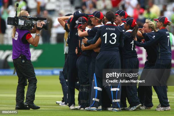 England players celebrate victory after the ICC Women's World Twenty20 Final between England and New Zealand at Lord's on June 21, 2009 in London,...