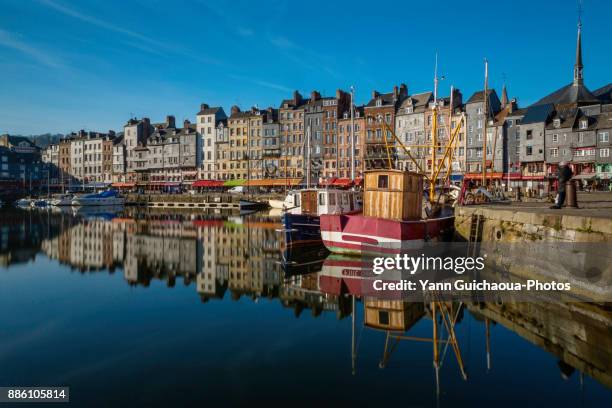 honfleur, calvados, normandy, france - calvados fotografías e imágenes de stock