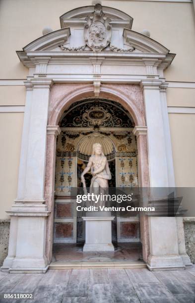 the hercules grotto - salzburg, austria - residenzgalerie stockfoto's en -beelden