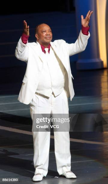 Quincy Jones wins the Honorary Academy Award during the 12th Shanghai International Film Festival on June 21, 2009 in Shanghai, China.