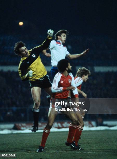 George Berry 101 Neville Southall Wales Stock Photos, High-Res Pictures, and Images ...