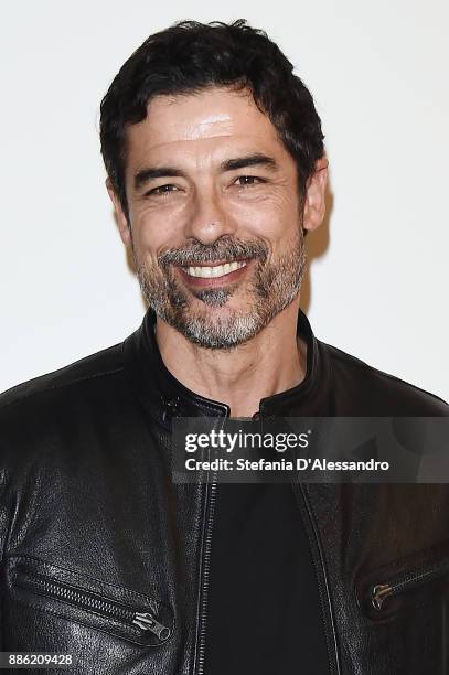 Alessandro Gassman attends 'Il Premio' Photocall on December 5, 2017 in Milan, Italy.