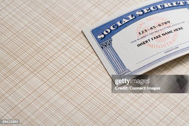 fake social security card - social security kaart stockfoto's en -beelden