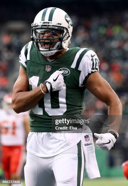 Jermaine Kearse of the New York Jets celebrates his first down catch in the fourth quarter against the Kansas City Chiefs on December 03, 2017 at...