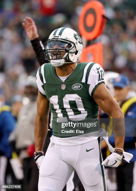 Jermaine Kearse of the New York Jets celebrates his first down catch in the fourth quarter against the Kansas City Chiefs on December 03, 2017 at...