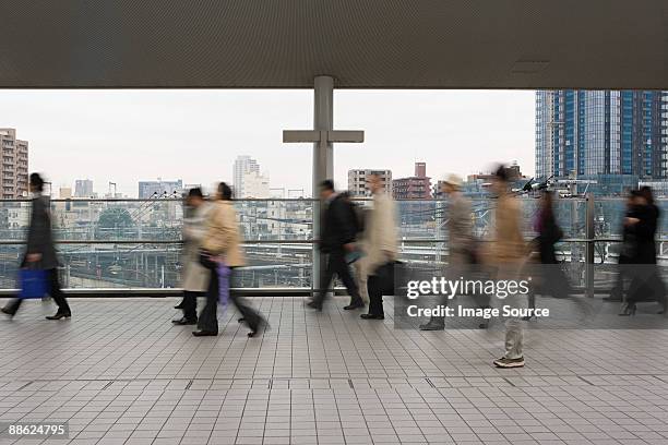 commuters - busy railway station stock pictures, royalty-free photos & images