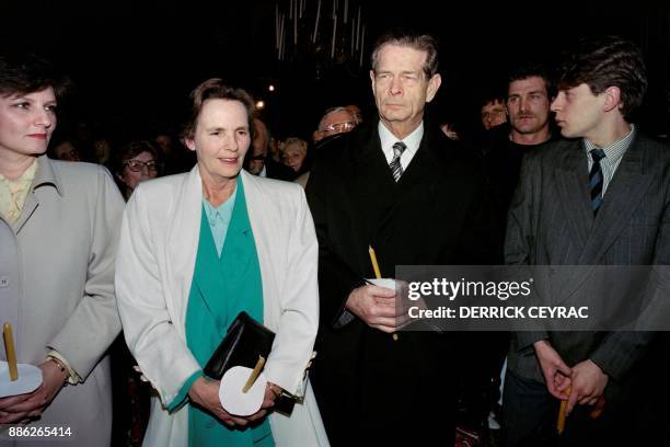 File picture taken on April 14, 1990 shows Romania's former king Michael I , his wife former queen Anne of Bourbon-Parma and their daughter princess...