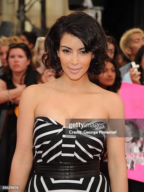Kim Kardashian arrives on the red carpet of the 20th Annual MuchMusic Video Awards at the MuchMusic HQ on June 21, 2009 in Toronto, Canada.