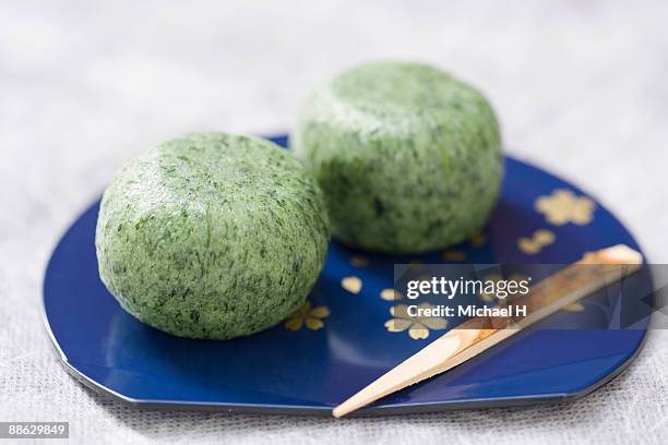 grass rice cake to get on tray - kusa mochi stock pictures, royalty-free photos & images
