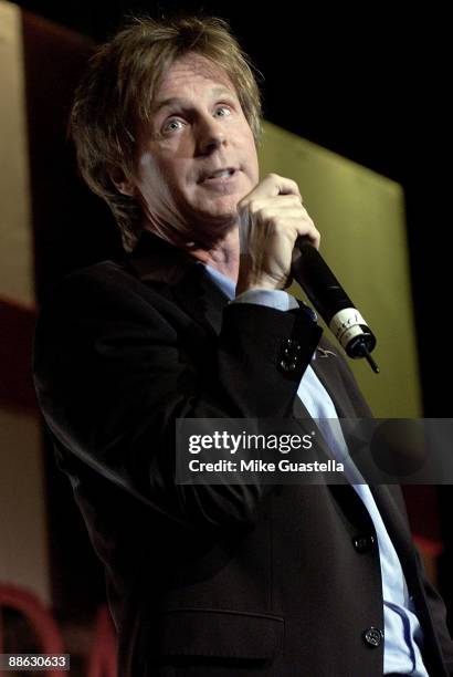 Comedian Dana Carvey attends The Heart Foundation's event honoring celebrity chef Wolfgang Puck with The Steven S. Cohen Humanitarian Award at The...