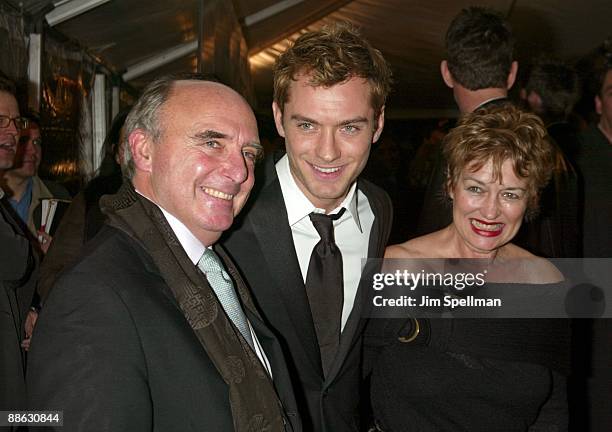 Jude Law with his father Peter and mother Maggie