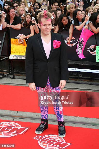 Blogger Perez Hilton arrives at the MuchMusic Video Awards on June 21, 2009 in Toronto, Canada.