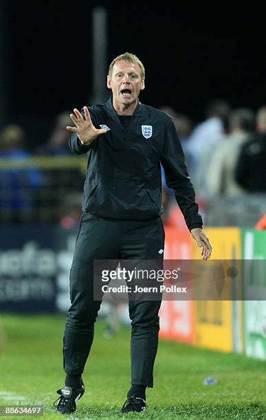 Head coach Stuart Pearce of England gestures during the UEFA U21 Championship Group B match between Germany and England at the Oerjans vall stadium...