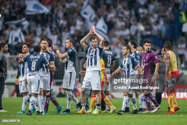 Players of Monterrey greet fans at the end of the semifinal second leg match between Monterrey and Morelia as part of the Torneo Apertura 2017 Liga...