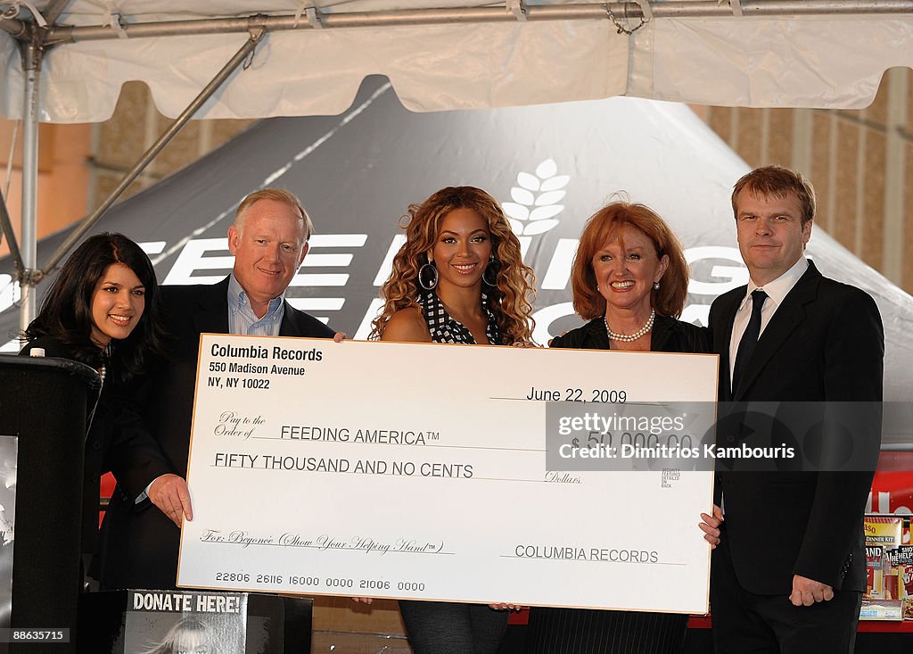 Beyonce Announces The Feeding America Show Your Helping Hand Campaign