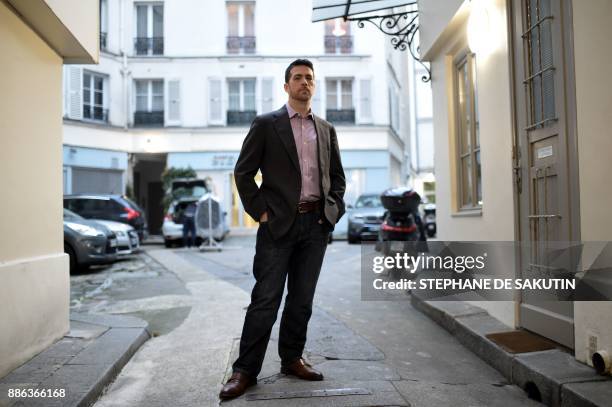 Author Shulem Deen poses during a photo session on December 5, 2017 in Paris. Deen won in November the Prix Medicis Essai for his book "Celui qui va...