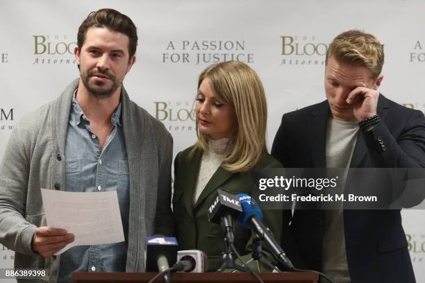 Lisa Bloom Photos and Premium High Res Pictures - Getty Images