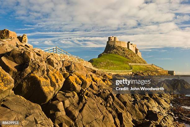 lindisfarne - northumberland foto e immagini stock