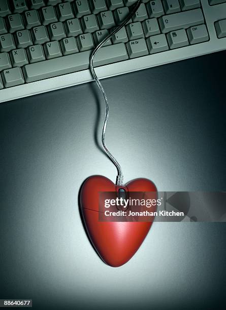 Mouse Computer Heart Mouse Valentines Day Photos and Premium High Res Pictures - Getty Images