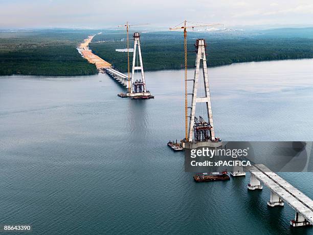 construction of the sungai johor bridge - malaysia building stock pictures, royalty-free photos & images