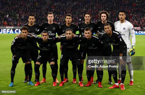 The PSG team pose for a photo prior to the UEFA Champions League group B match between Bayern Muenchen and Paris Saint-Germain at Allianz Arena on...