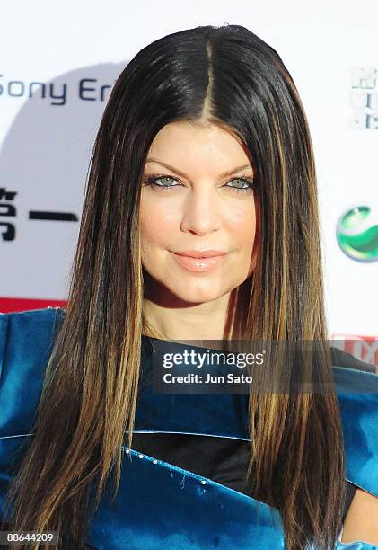 Fergie of Black Eyed Peas poses on the red carpet during the MTV Video Music Awards Japan 2009 at Saitama Super Arena on May 30, 2009 in Saitama,...