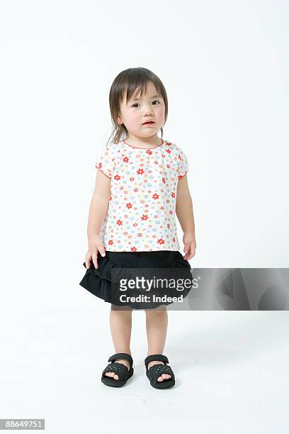 portrait of japanese girl (2-3 years), full length - 2 3 years stock pictures, royalty-free photos & images