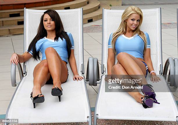 Gemma Gardner and Rachel Burr pose during the 'Face of Origin' competition at Star City on June 24, 2009 in Sydney, Australia.
